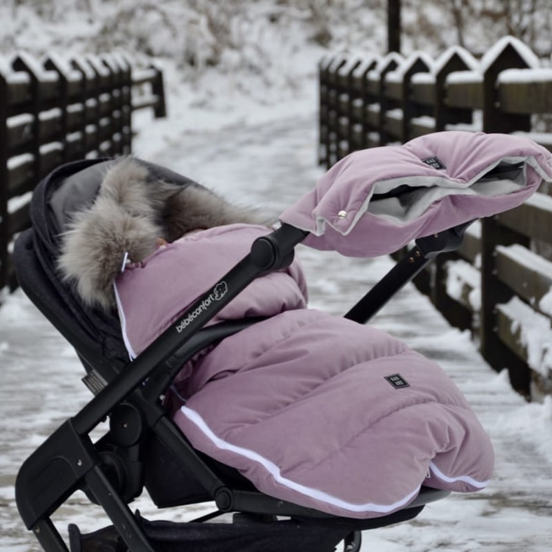 une chancelière pour poussette