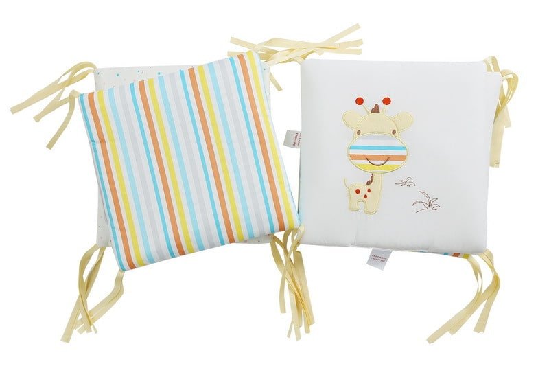 tour de lit bébé motif girafe