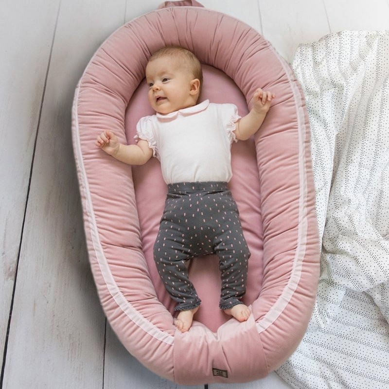 nid bébé rose