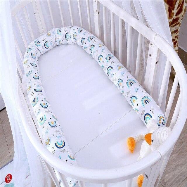 Tour de lit arrondi pour bébé