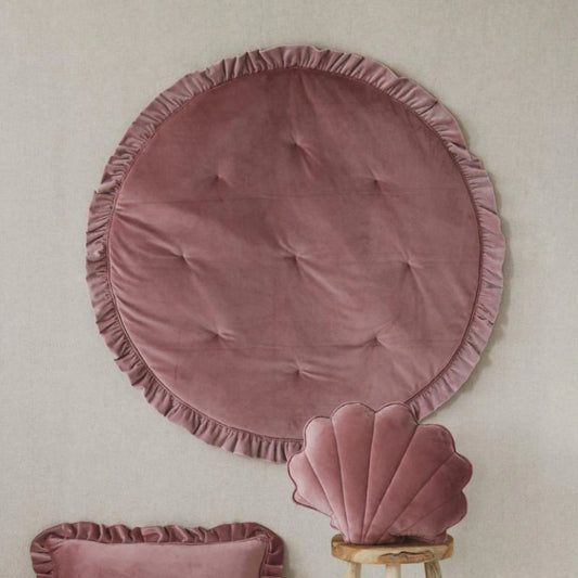 tapis chambre bebe en velours rose sale